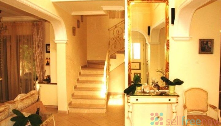 Exclusive villa, 3 bedrooms + 1 studio, 60 m from the sea