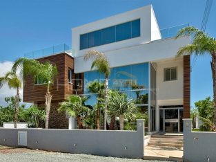 Renada Luxury Villa