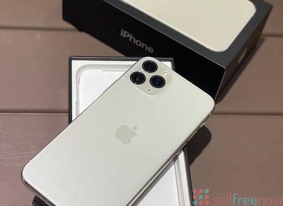 Apple iPhone XS Max Discount + Free Apple Watch